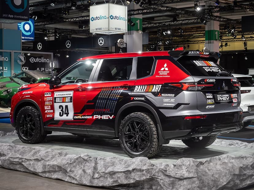 MITSUBISHI OUTLANDER — Foto af sandsynlig version