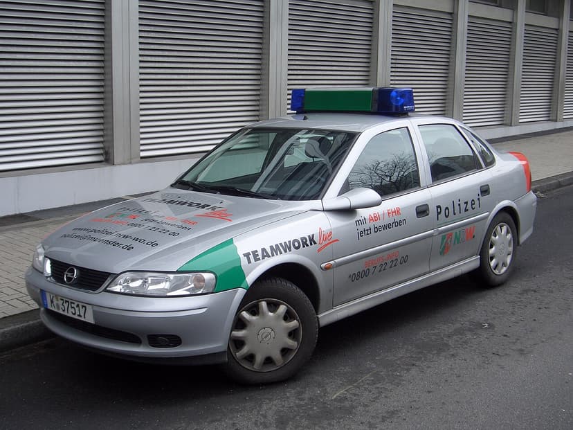 OPEL VECTRA — Foto af sandsynlig version