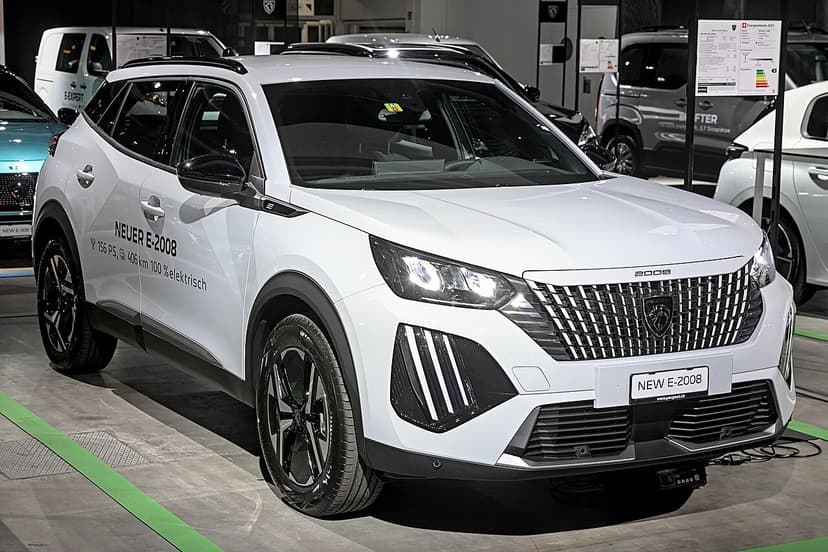 PEUGEOT e-2008 — Foto af sandsynlig version